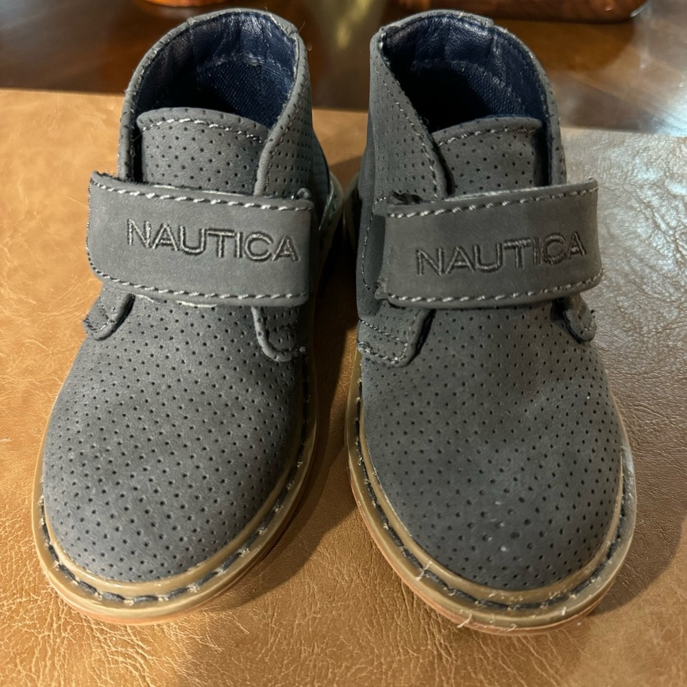Nautica Kids Chukka Boot Boys Dress Bootie Adjustable Strap - size 7 (US)